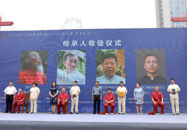 西安“非遗匠心暖全城”活动在高新区嘉会坊举行